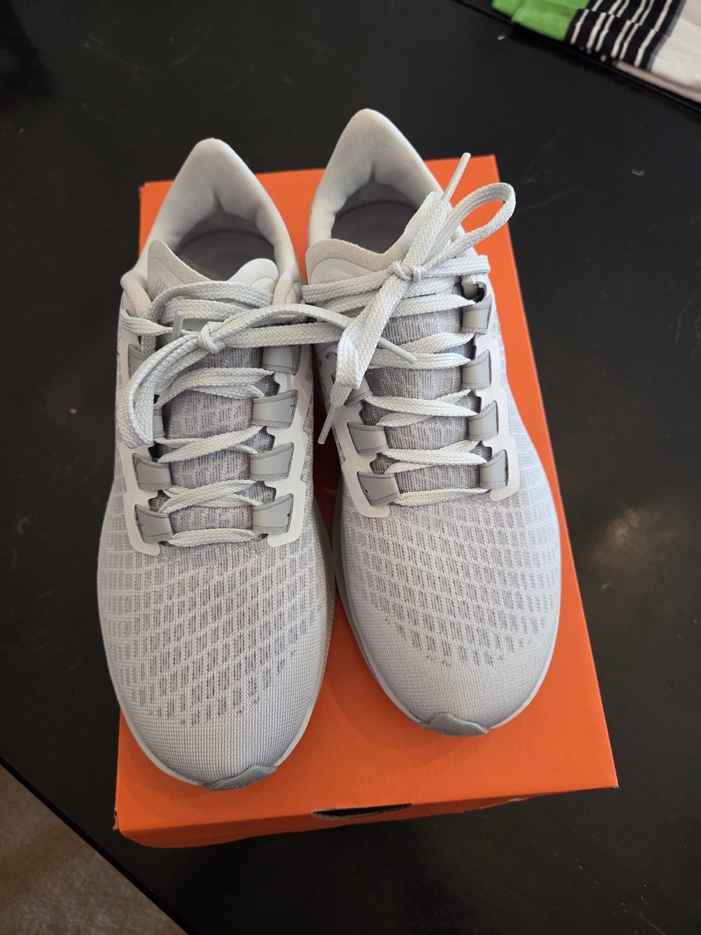 Nike WMNS Air Zoom Pegasus 37 NEW in Box. Sixe 6.5